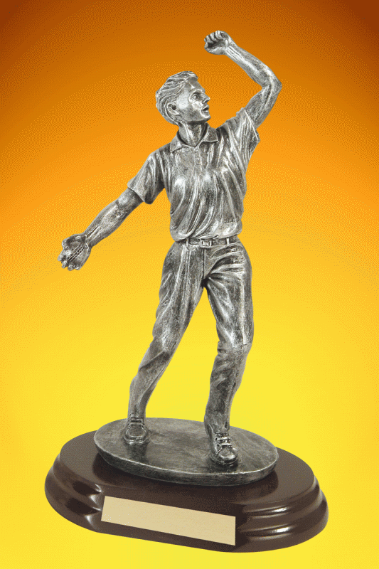 Cricket Bowler, Male – 10.5” - Click Image to Close